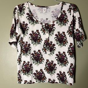 NWOT Kate Quinn Short Sleeve Flower Shirt